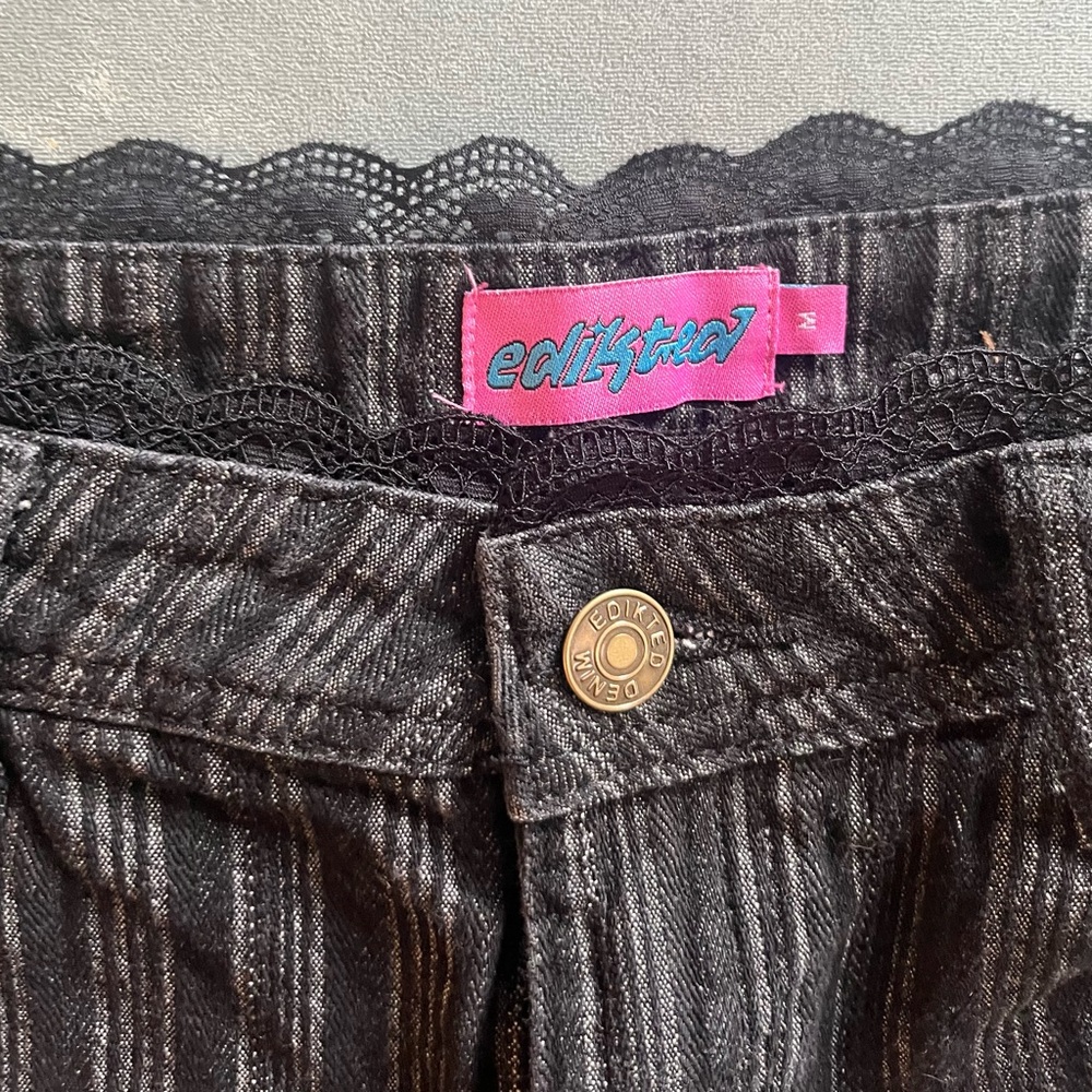 Edikted Black Pinstripe low rise baggy Jeans - Picture 2 of 4